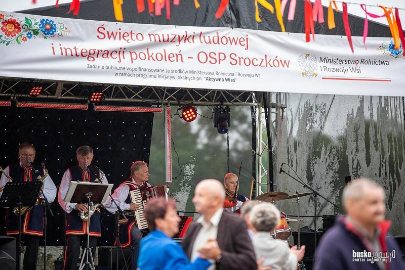 Sroczk�w rozbrzmia� muzyk� ludow�. Pierwszy Przegl�d Kapel Ludowych po��czy� pokolenia. Foto: 43223_swieto_muzyki_lodowej_sroczkow_2026_034.jpg 