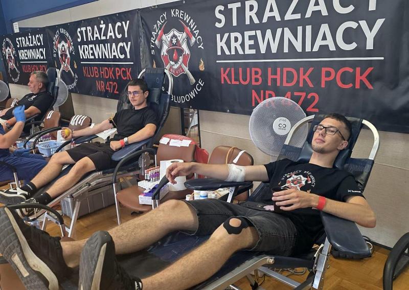 Busko-Zdr�j: 82 osoby odda�y krew podczas dwudniowej akcji. Mimo wakacji mieszka�cy nie zawiedli. Foto: 43226_strazycy_krewniacy_zbludowice_akcja_krwiodawstwa_022.jpg 