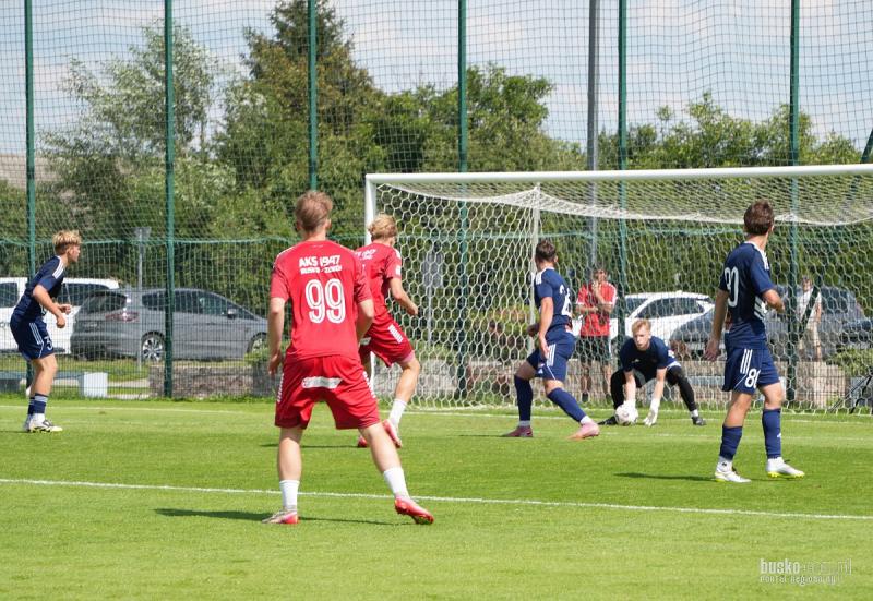 AKS 1947 Busko-Zdr�j wygra� 6:1. Efektowne zako�czenie letnich sparing�w. Foto: 43258_sparing_aks_termalica_206.JPG 