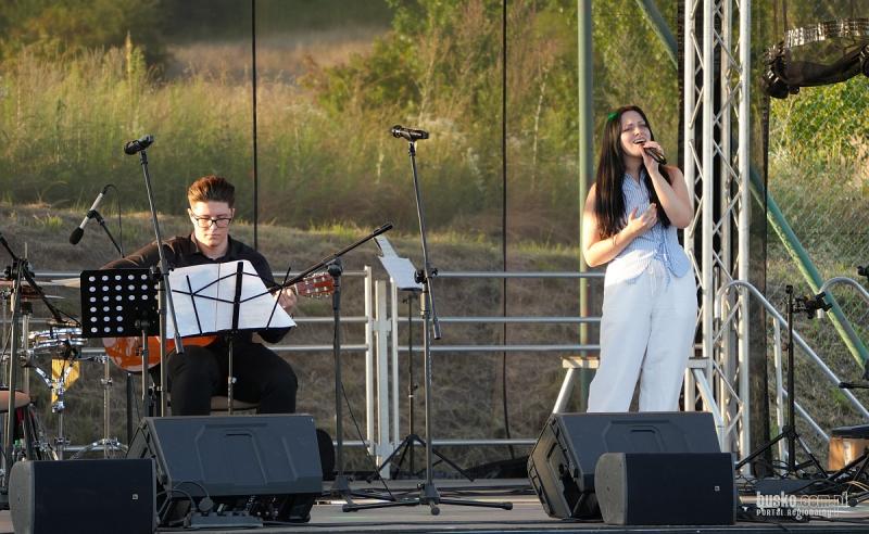 900-lecie parafii w Szczawory�u. Rodzinny festyn zgromadzi� mieszka�c�w i go�ci. Foto: 43261_szczworyz_festyn_900_lat_parafii__003.JPG 