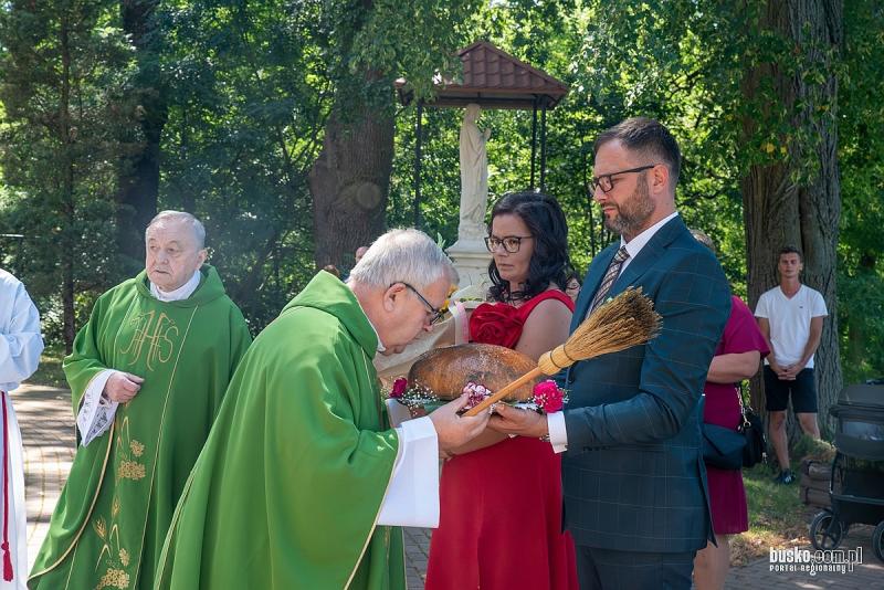 Huczne do�ynki parafii Biech�w. Tradycja i wsp�lna zabawa w W�jczy (foto). Foto: 43341_dozynki_parafii_biechow_2026_017.jpg 