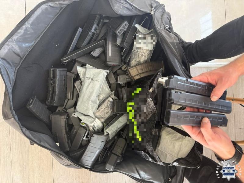 Narkotyki, bro� i setki sztuk amunicji. Du�a akcja policji w powiecie j�drzejowskim. Foto: 43343_akcja_policji_jedrzejow_2.jpg 