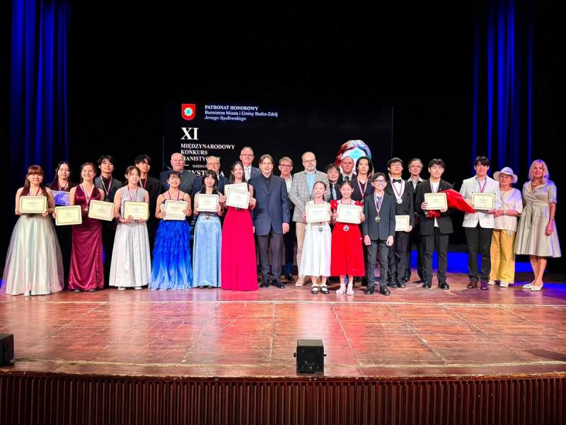 XI Mi�dzynarodowy Konkurs Pianistyczny w Busku-Zdroju zako�czony. M�odzi piani�ci zachwycili juror�w. Foto: 43363_final_konkursu_pianistycznego_2026_048.jpg 
