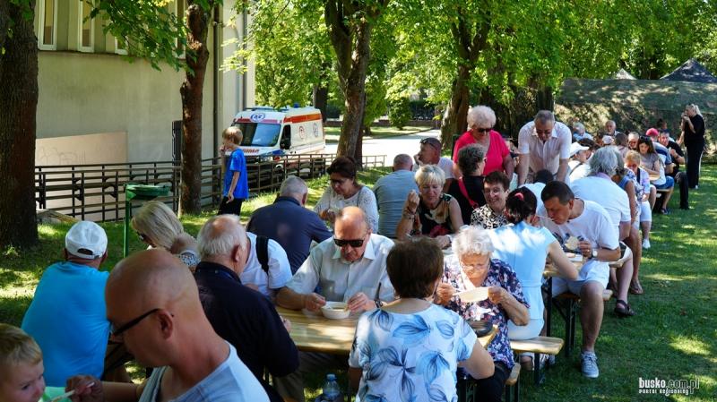 �wi�to Wojska Polskiego w Busku-Zdroju. Uroczysto�ci za nami, trwa wojskowy piknik (foto). Foto: 43373_swieto_wojska_polskiego_busko120.JPG 
