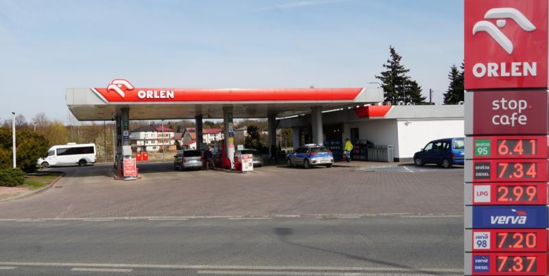 Ceny paliw w Busku-Zdroju. Nowe limity od 19 sierpnia. Tankowa� dzi� czy poczeka�?. Foto: 43387_ORLEN.jpg 
