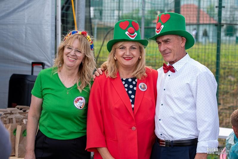 W Gnojnie odby� si� Festyn Rodzinny. By�y konkursy, piana party i pota�c�wka. Foto: 43405_festyn_rodzinny_gnojno_2026_017.jpg 