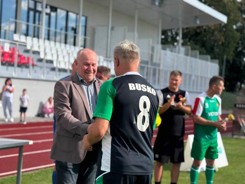Oldboje AKS Busko-Zdrój wygrali XXXIII Turniej o Puchar Burmistrza. Foto: 43449_turniej_busko_oldboje_020.jpg 