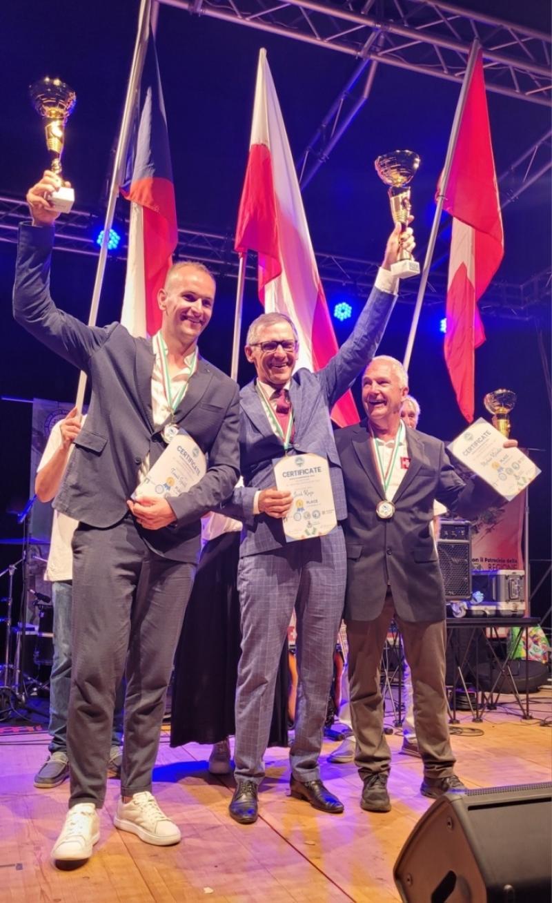 Jacek Kuza Mistrzem �wiata!. Foto: 43476_misrzostwa_swiata_wedkarstwo_rzutowe2.jpg 