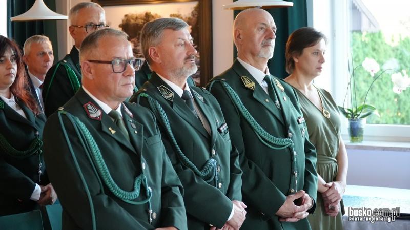 80-lecie Ko�a �owieckiego 'Ba�ant' w Kielcach. Jubileusz i po�wi�cenie sztandaru (foto). Foto: 43507_80lecie_kola_bazant_003.jpg 