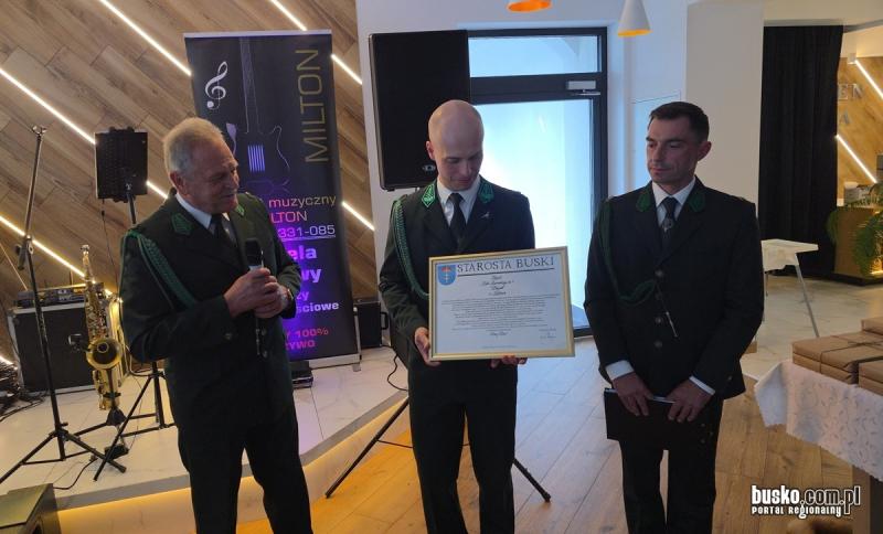 80-lecie Ko�a �owieckiego 'Ba�ant' w Kielcach. Jubileusz i po�wi�cenie sztandaru. Foto: 43507_80lecie_kola_bazant_062_2.jpg 