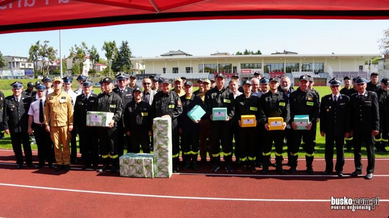 OSP �winiary najlepsza w powiecie buskim. Stra�acy rywalizowali na stadionie w Busku-Zdroju (foto). Foto: 43517_powiatowe_zawody_osp_busko_2026_1020.JPG 
