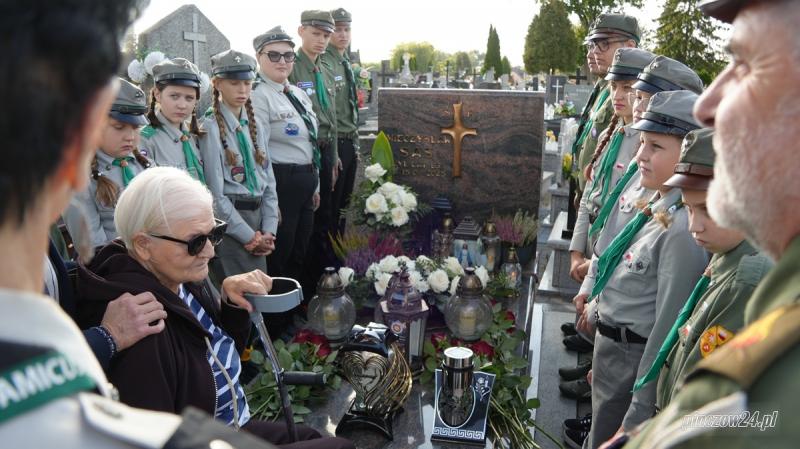Rok temu odszed� Mieczys�aw Sas. Pozosta�a pami�� i wdzi�czno��. Foto: 43535_rocznica_smierci_mieczyslawa_sasa_014.jpg 
