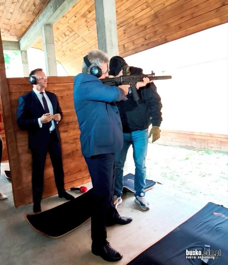 Nowa strzelnica sportowa w Pi�czowie oficjalnie otwarta. Inwestycja za ponad 2,1 mln z�. Foto: 43559_otwarcie_strzelnicy_pinczow__103.jpg 