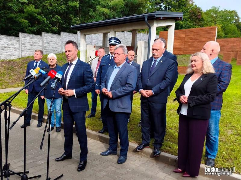 Nowa strzelnica sportowa w Pi�czowie oficjalnie otwarta. Inwestycja za ponad 2,1 mln z�. Foto: 43559_otwarcie_strzelnicy_pinczow__108.jpg 