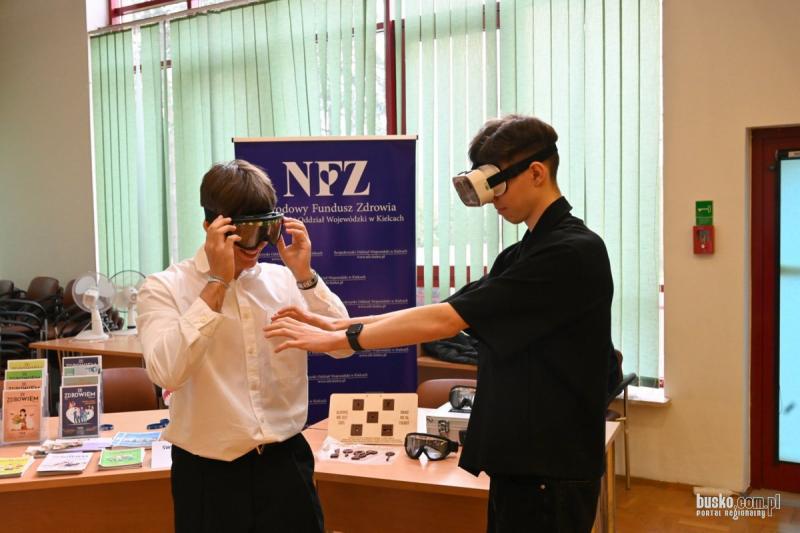XXIV Festiwal Zdrowia im. Zbigniewa Kociuby w Busku-Zdroju . Foto: 43570_festiwal_zdrowia_im_kociuby_w_busku_zdroju_026.jpg 