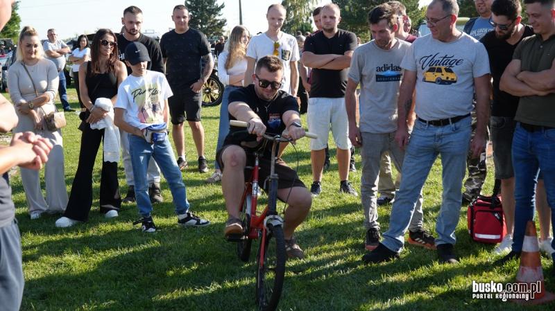 Klasyki Ponidzie ko�cz� sezon. O 16.00 widowiskowa parada (foto). Foto: 43611_zakonczenie_roku_klasykow_115.JPG 