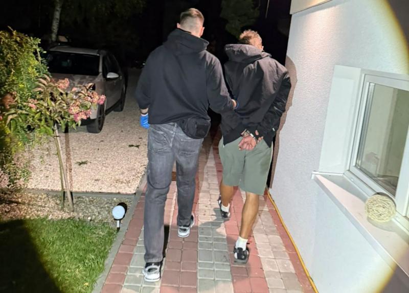 Kradzie� markowych ubra� w Busku-Zdroju. Policjanci zatrzymali 34-latka. Foto: 43623_kradziez_ubran_2.jpg 