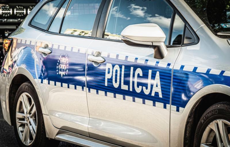 Wypadek w Busku-Zdroju. 42-latka potr�cona na przej�ciu dla pieszych. Foto: 43629_policja_radiowoz_2.jpg 