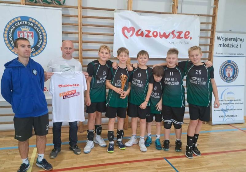 Siatkarze buskiej 'Jedynki' zn�w na podium. Foto: 43641_psp1_siatka_4.jpg 