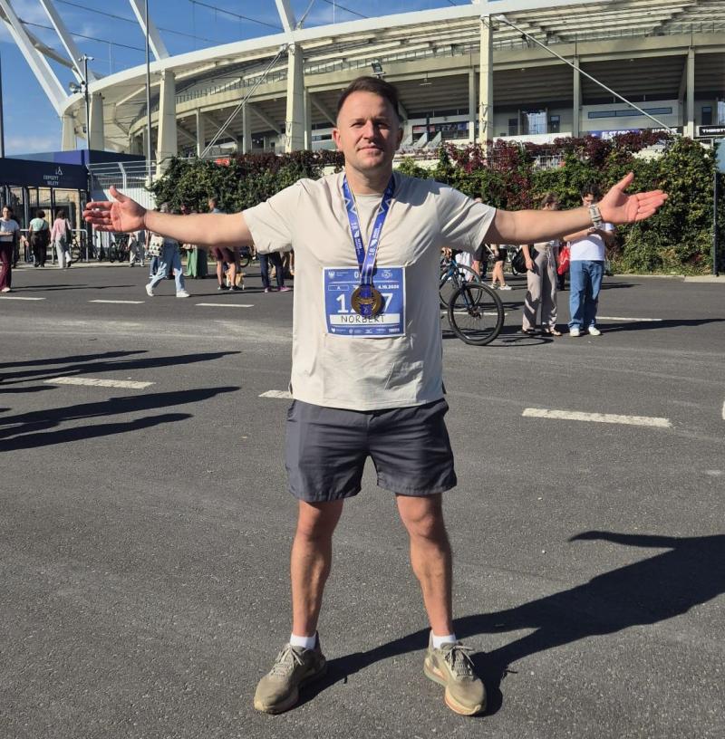 Policjant z Buska-Zdroju uko�czy� Silesia Marathon. Norbert Zaczkowski przebieg� ponad 42 kilometry. Foto: 43677_policjant_busko_maraton.jpg 