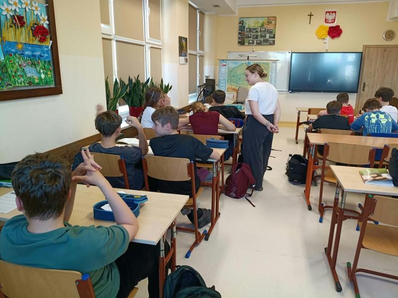 Szacunek ma znaczenie - buska 'Dw�jka' przeciw przemocy. Foto: 43681_stop_przemocy_004.jpg 
