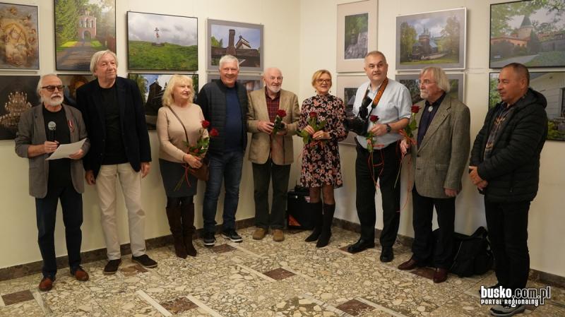 Wystawa 'Gorlice 2026'. Podczas wernisa�u profesor Waldemar Kozub otrzyma� medal Gloria Artis (foto). Foto: 43699_wernisaz_wystawy_hotel_gromada_036.JPG 