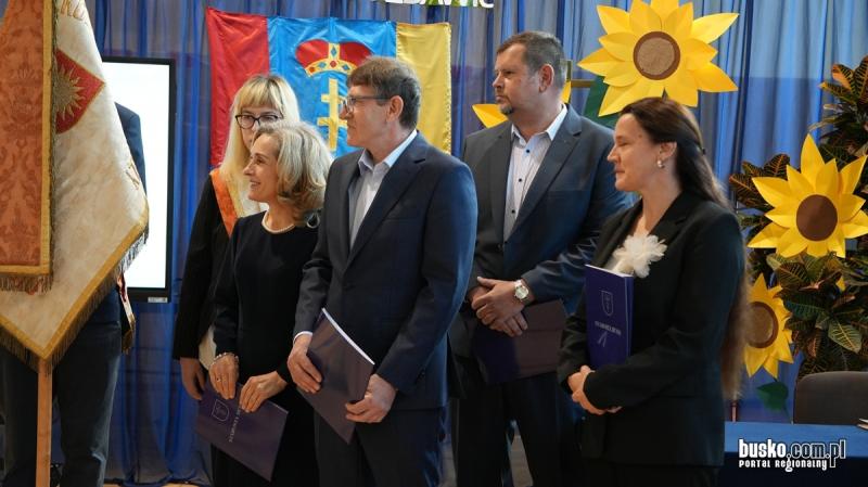 . Foto: 43703_sosw_podpisanie_umowy_z_uzdrowiskiem_027.jpg 