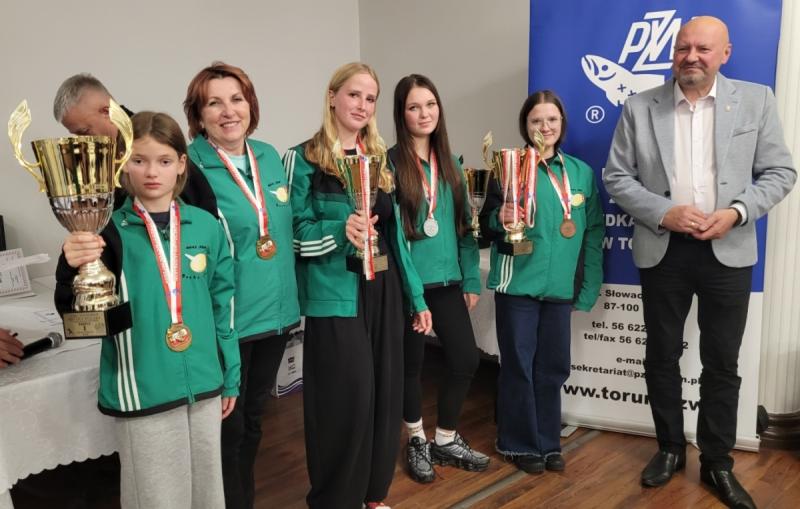 Puchar Polski i Dru�ynowe Mistrzostwa Polski dla zawodnik�w z Ko�a PZW w Busku-Zdroju. Foto: 43704_wedkarstwo_rzutowe_pzw_2.jpg 