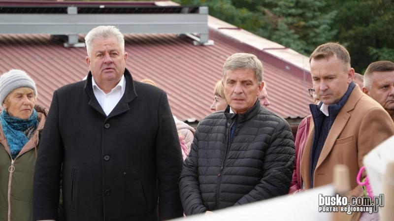 Mieszka�cy Dobrowody i Olganowa maj� do�� tir�w. Zapowiadaj� blokad� drogi. 'To ju� nie obwodnica, to droga �ycia'. Foto: 43719_spotkanie_w_sprawie_obwodnicy_Dobrowoda_003.JPG 