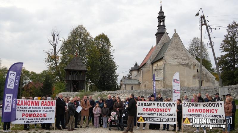 Mieszka�cy Dobrowody i Olganowa maj� do�� tir�w. Zapowiadaj� blokad� drogi. 'To ju� nie obwodnica, to droga �ycia'. Foto: 43719_spotkanie_w_sprawie_obwodnicy_Dobrowoda_017.JPG 