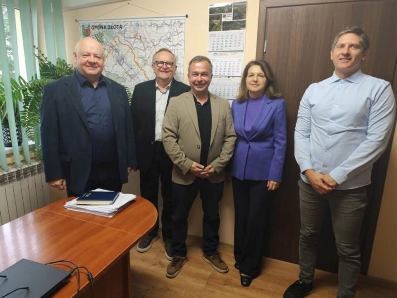 Drezyny wr�c� na Ponidzie? W Chrobrzu trwaj� przygotowania do uruchomienia nowej atrakcji turystycznej. Foto: 43797_drezyny_chroberz.jpg 