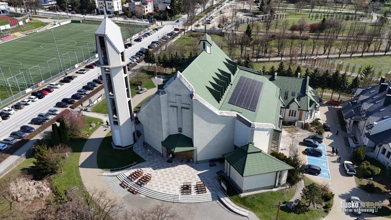 Noc �wi�tych i Bal Wszystkich �wi�tych w Busku-Zdroju. Sprawd�, co przygotowa�y parafie. Foto: 43821_swiecenie_pokarmow_sanktuarium_brata_alberta_2026_200.jpg 