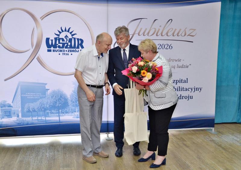 Zmiana na stanowisku dyrektora 21 Wojskowego Szpitala w Busku-Zdroju. Placówką pokieruje Mariola Marchewka (foto 3) Zmiana na stanowisku dyrektora 21 Wojskowego Szpitala w Busku-Zdroju. Placówką pokieruje Mariola Marchewka. Foto: 43123_mariola_marchewka_dyrektorem_szpitala_wojskowego_4.jpg