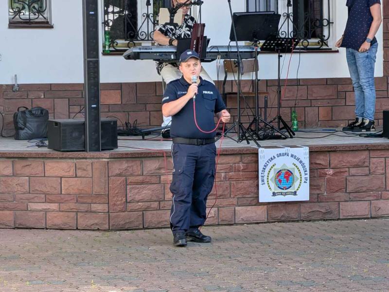 Razem dla Seniorów w Busku-Zdroju. Piknik połączył integrację z nauką bezpieczeństwa (foto 3) Razem dla Seniorów w Busku-Zdroju. Piknik połączył integrację z nauką bezpieczeństwa. Foto: 43134_piknik_razem_dla_seniorow_parafia_bozego_ciala_003.jpg