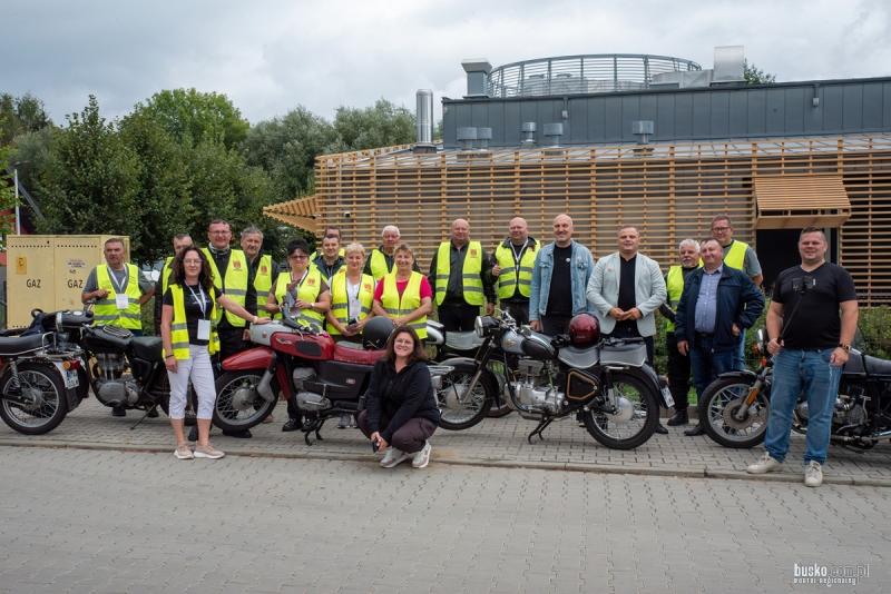Zabytkowe motocykle w Pacanowie. Gazela Grębów przyjechała, by pomóc chorym dzieciom (foto) (foto 4) Zabytkowe motocykle w Pacanowie. Gazela Grębów przyjechała, by pomóc chorym dzieciom (foto). Foto: 43440_rajd_gazeli_pacanow_2026_005.jpg