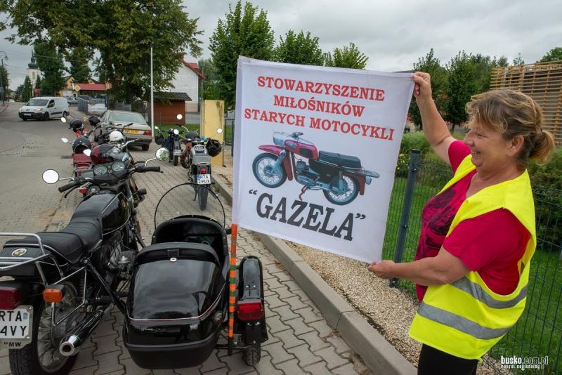 Zabytkowe motocykle w Pacanowie. Gazela Grębów przyjechała, by pomóc chorym dzieciom (foto) (foto 1) Zabytkowe motocykle w Pacanowie. Gazela Grębów przyjechała, by pomóc chorym dzieciom (foto). Foto: 43440_rajd_gazeli_pacanow_2026_027.jpg