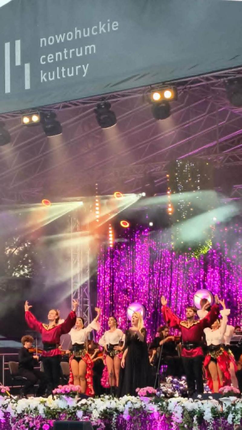 Z Buska-Zdroju na wielką Galę Operetkową. Stowarzyszenie 'Razem Dzieciom' z wizytą w Krakowie (foto 3) Z Buska-Zdroju na wielką Galę Operetkową. Stowarzyszenie 'Razem Dzieciom' z wizytą w Krakowie. Foto: 43454_stowarzyszenie_razem_dzieciom_wyjazd_na_gale_operetkowa__2026_056.jpg